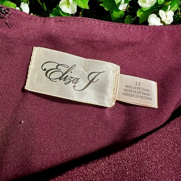 Eliza J ‘3/4 Length Bell Sleeve Fit & Flare Dress’ in “Plum Burgundy” Size 12 - Picture 5 of 15